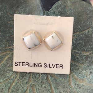 Howlite Studs sterling Silver